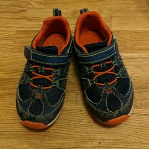 Boys shoes